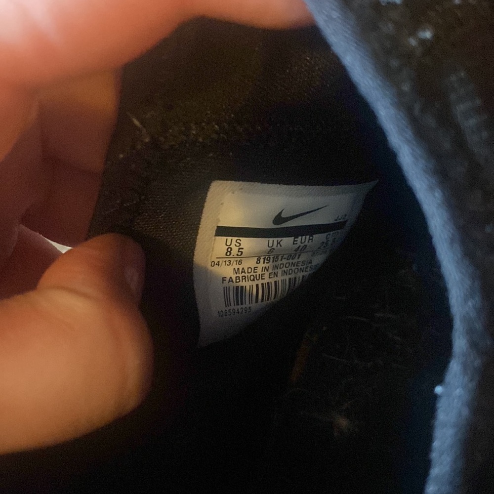 Women’s Nike air huaraches size 8.5 white and black - Picture 4 of 5